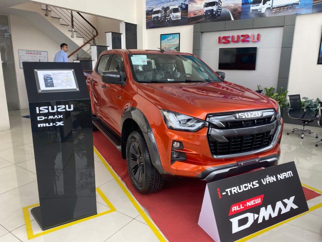 XE BÁN TẢI ISUZU DMAX NHẬP KHẨU THÁI LAN