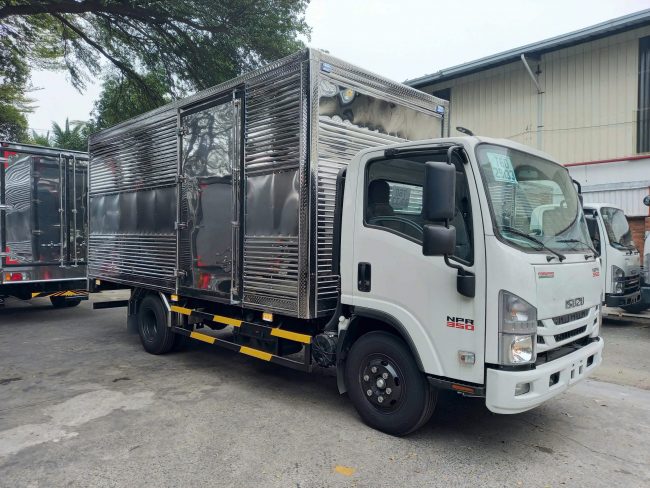 XE_ISUZU_NPR_EURO_5