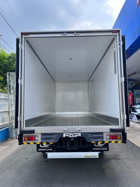 XE_TẢI_ISUZU_FRR90NE5_THÙNG-BẢO-ÔN_SAU