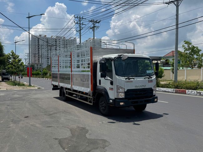 XE_ISUZU_FRR90NE5_MUI_BẠT_TIÊU CHUẨN.
