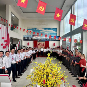 TƯNG BỪNG KHAI TRƯƠNG HỆ THỐNG ISUZU VÂN NAM
