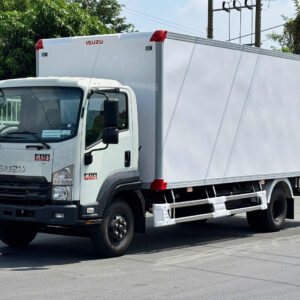 XE TẢI ISUZU FRR90QE5 THÙNG KÍN COMPOSITE