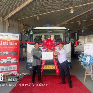 BÀN GIAO XE TẢI ISUZU FRR GẮN CẨU TADANO